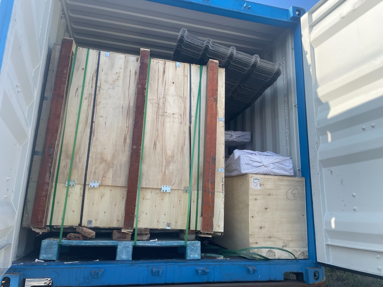 客製木箱整櫃裝載 · 整櫃海運